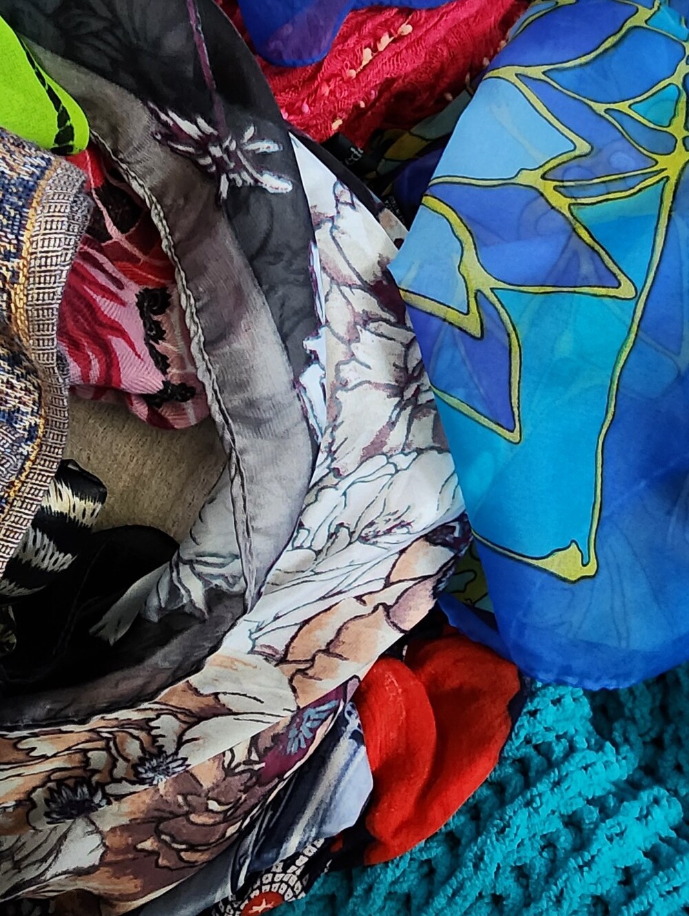 10 Assorted Scarfs Random Picks - Picture 4 of 4